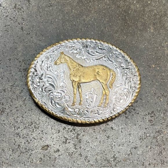 Crumrine Western Oval Paint Horse Silver & Gold Belt Buckle C01574 - Picture 3 of 8